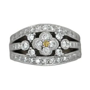 18K White Gold Flower Diamond Fashion Ring
