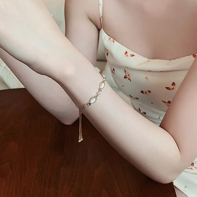 Bracelet for Women Fashionable Simple Bracelet New Style Geometric Fish Shape Bracelet Jewelry Accessories Wholesale