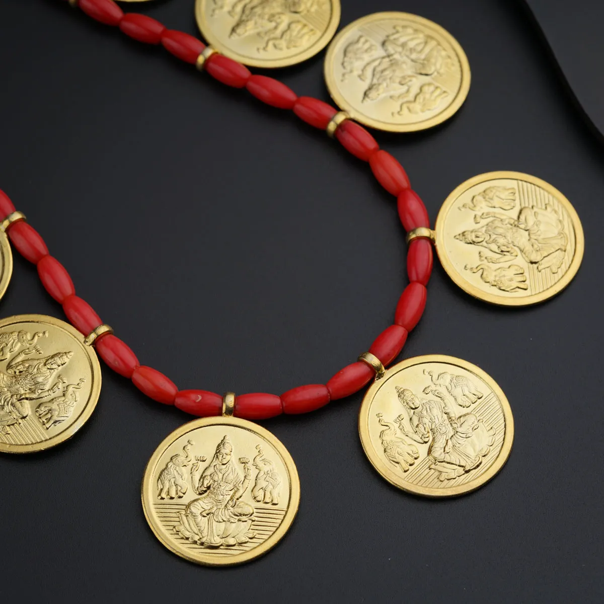 Coral Putali (Coin Gold Plated) Haar Set: Short