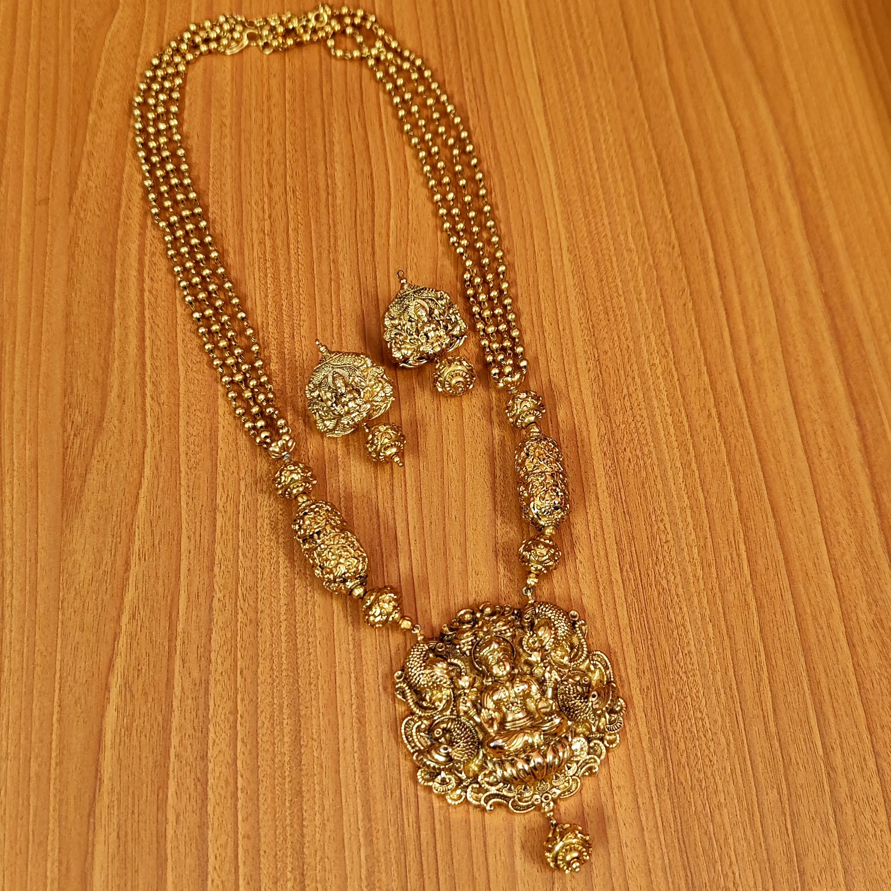 GOLD PLATED ANTIQUE TEMPLE JEWELLERY SET