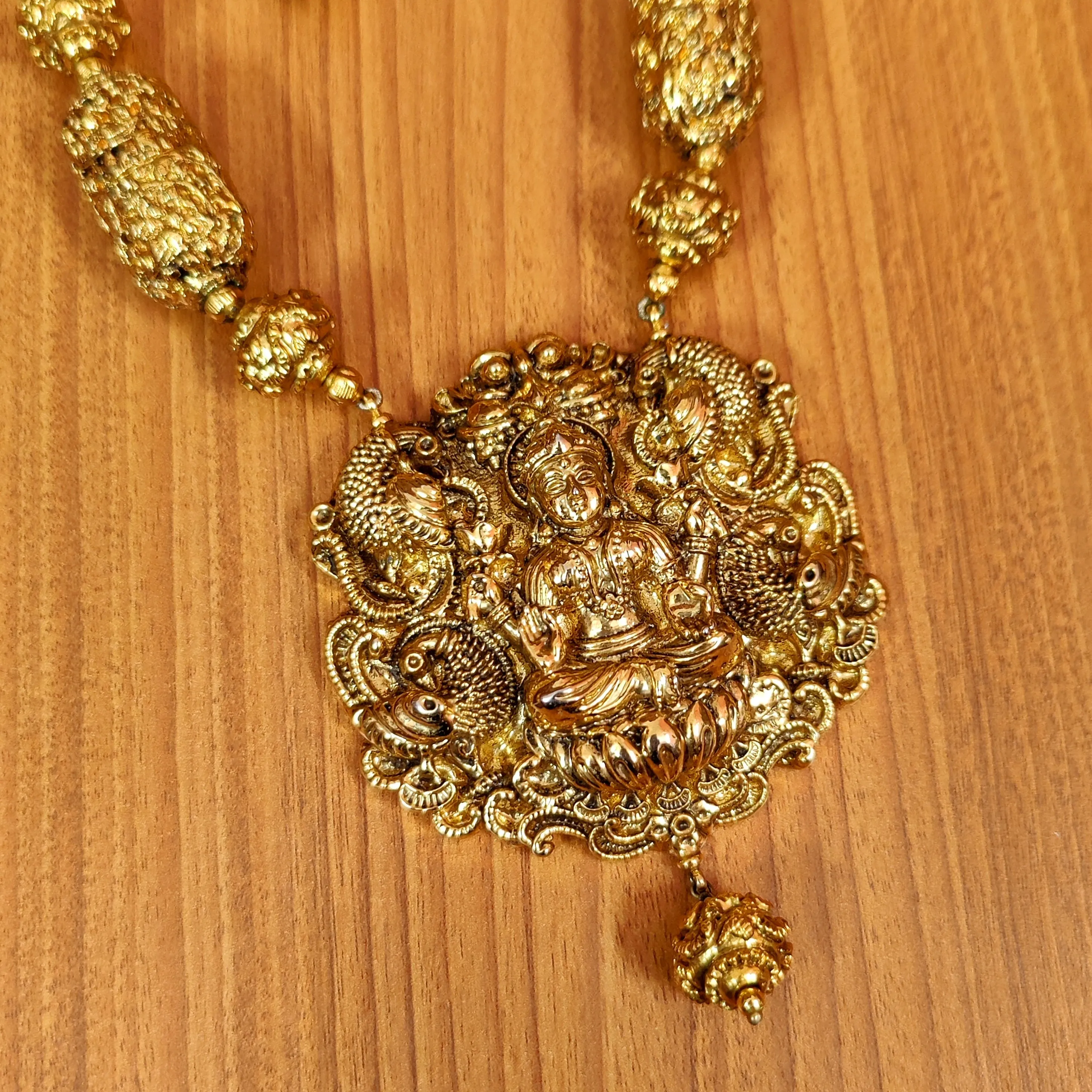 GOLD PLATED ANTIQUE TEMPLE JEWELLERY SET