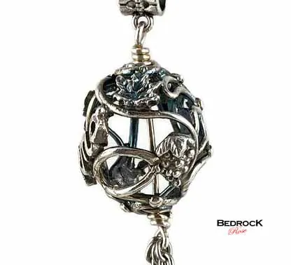 Gorgeous Hollow Silver Vine Pendant