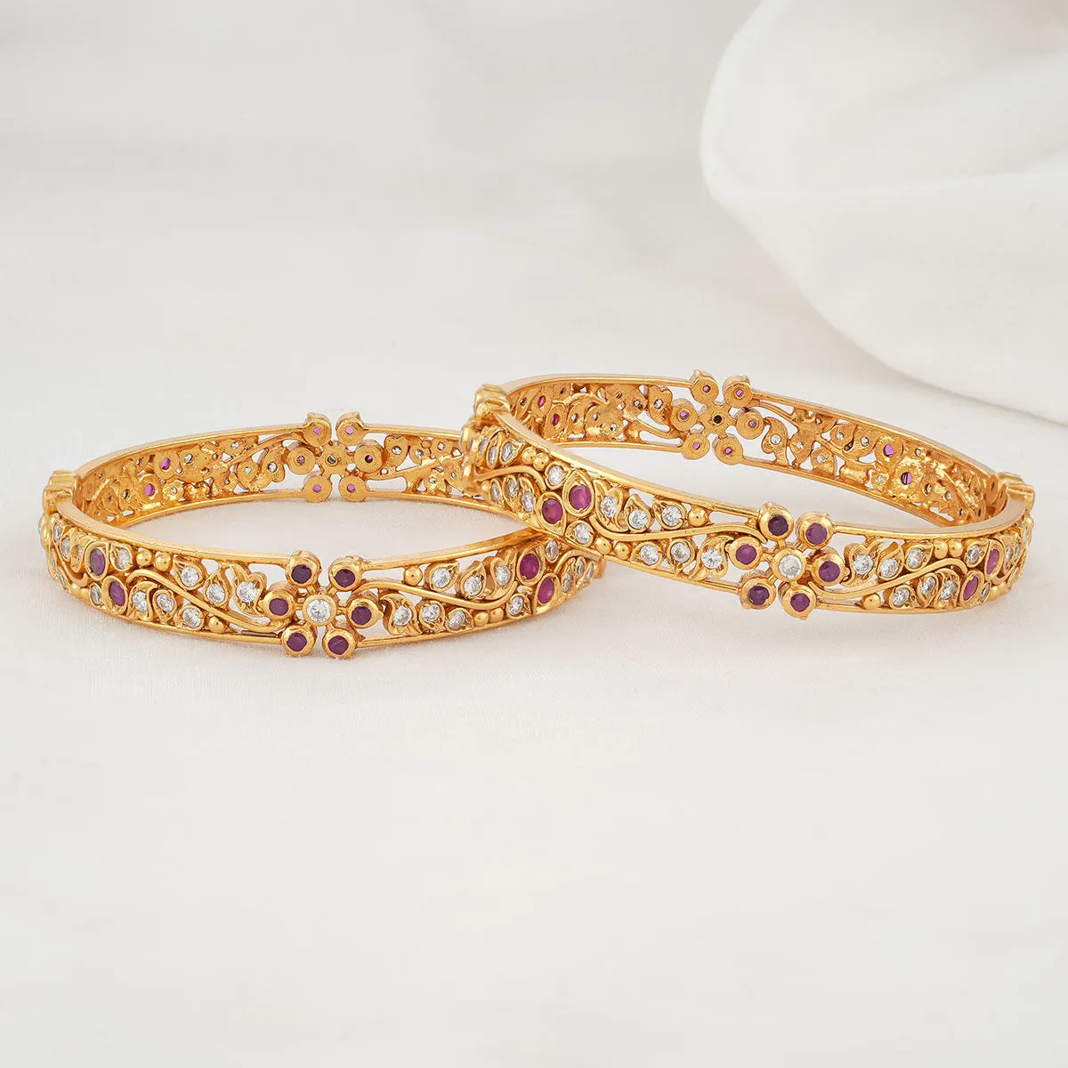 Iniyani Stone Pair Bangles