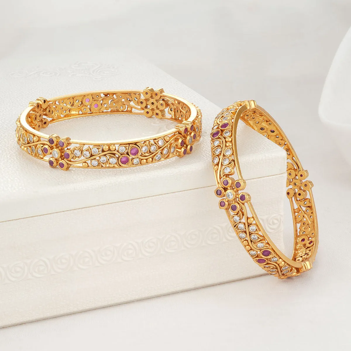 Iniyani Stone Pair Bangles
