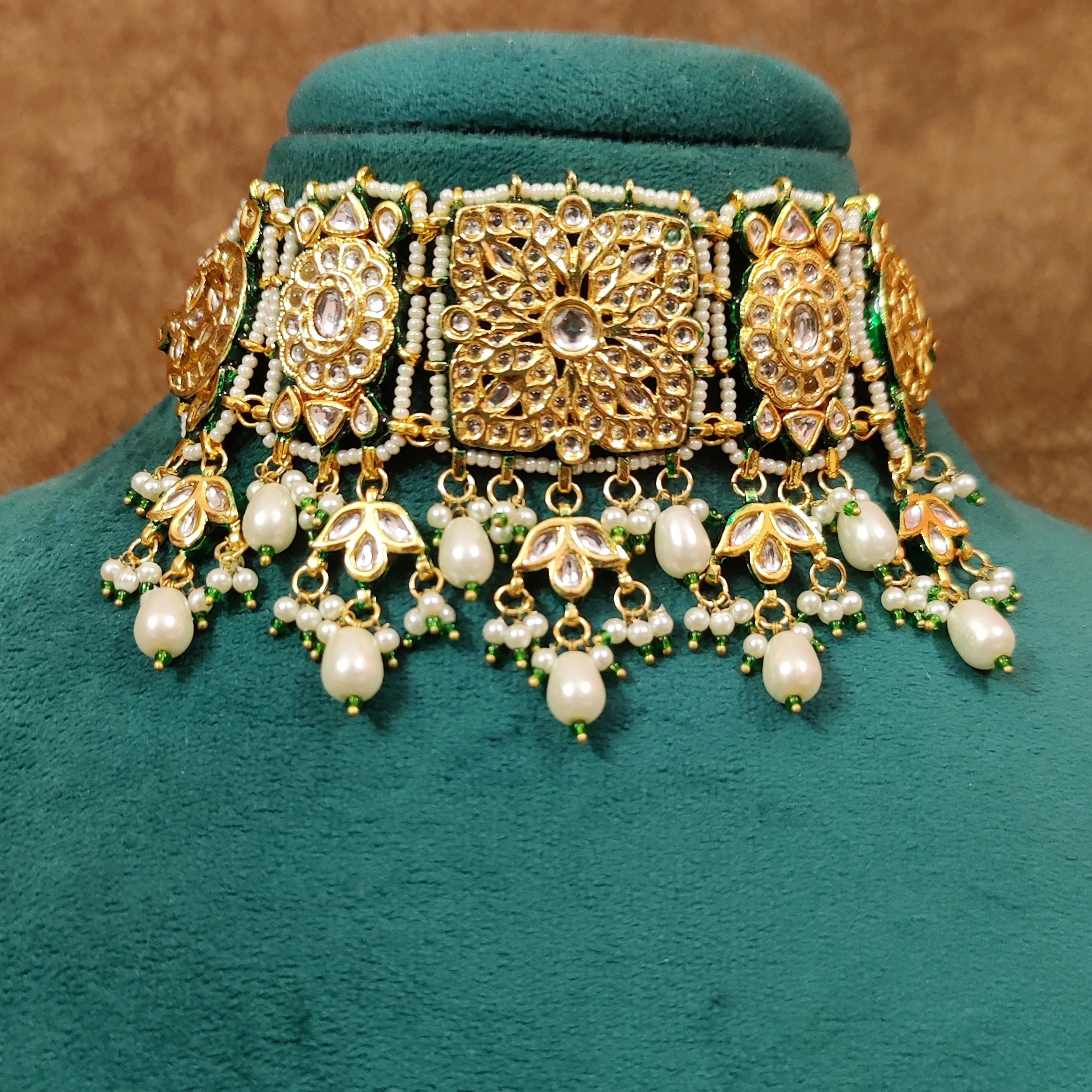 KUNDAN POLKI & MEENAKARI PEARL CHOKER SET