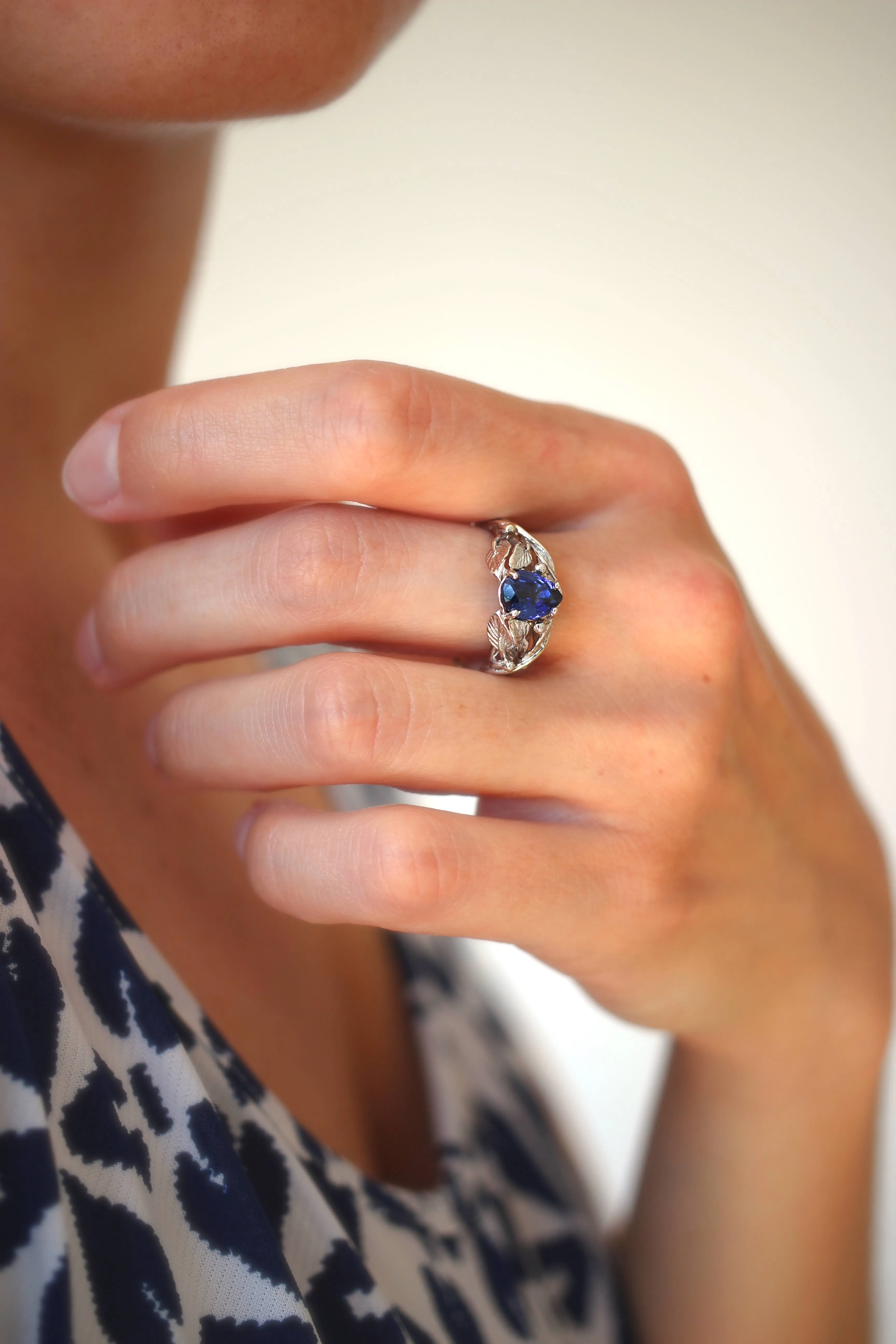 Lab sapphire engagement ring, leaves ring / Viola