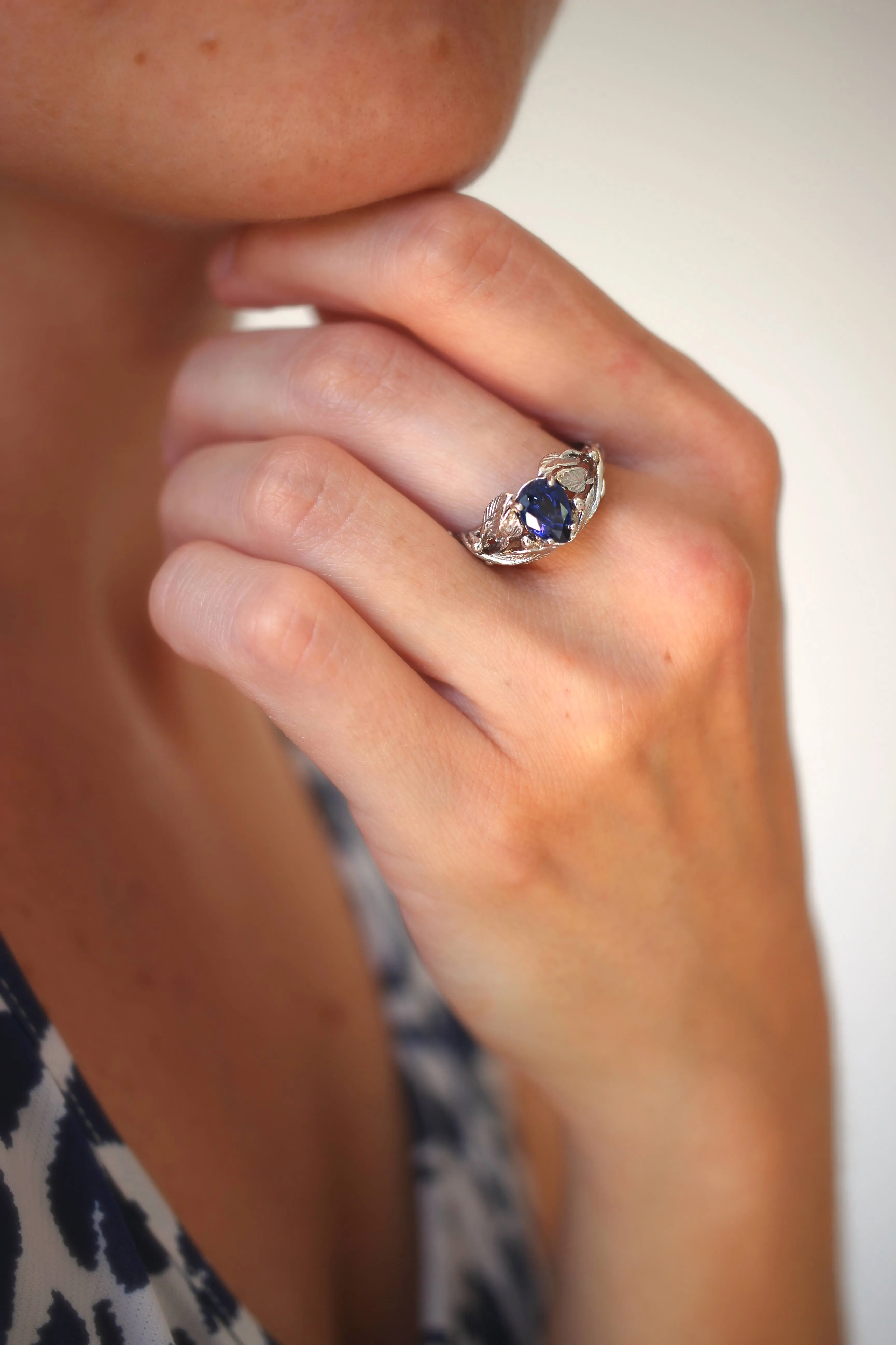 Lab sapphire engagement ring, leaves ring / Viola