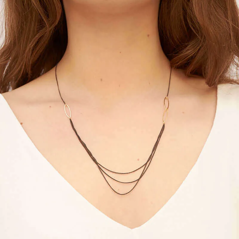 LUA SHORT MULTI-CHAIN NECKLACE