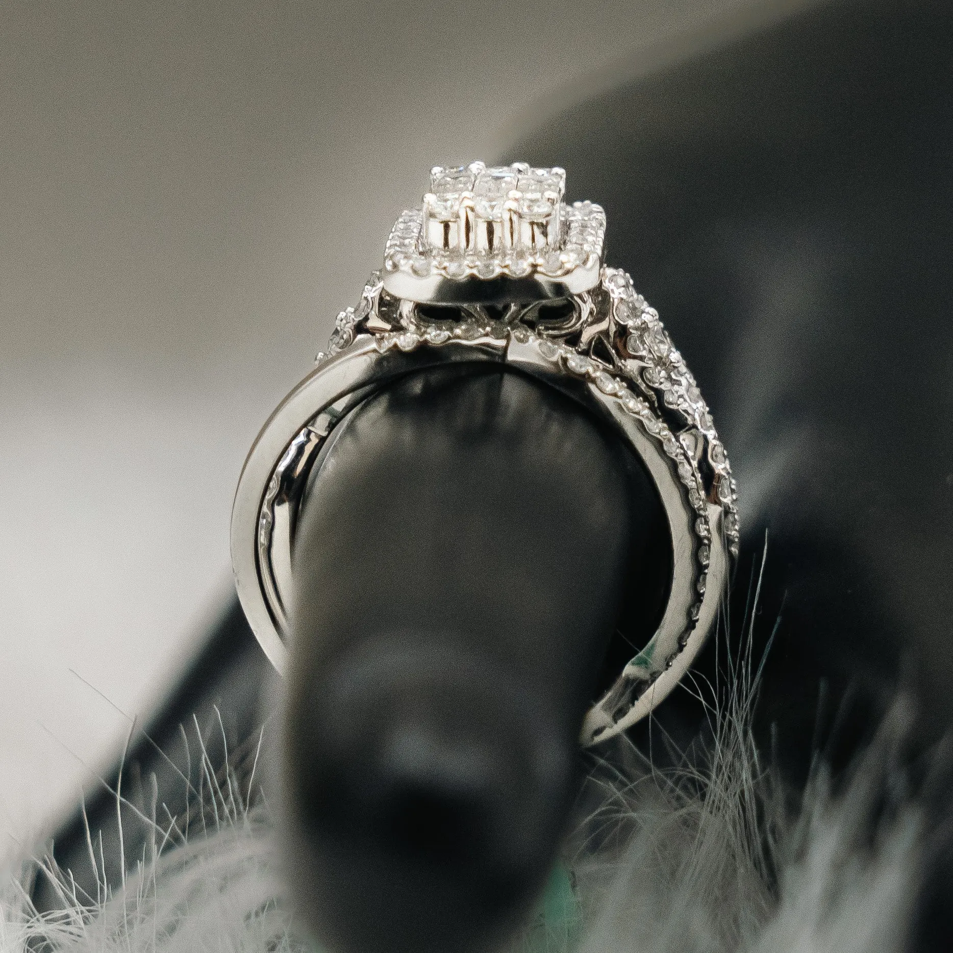 Luxury Diamonds Engagement Ring 14K White Gold / 5.5gr / Size 7
