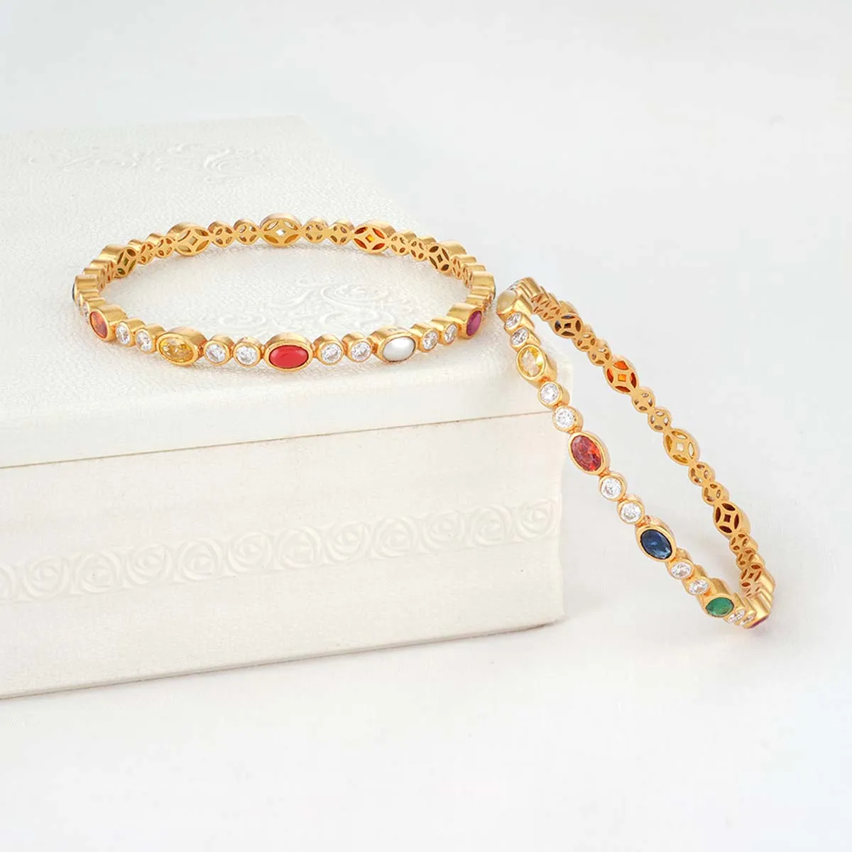 Pranik Stone Pair Bangles