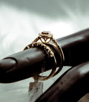 Princess Engagement Ring 14K Yellow Gold With Diamonds / 4.6gr / Size 7