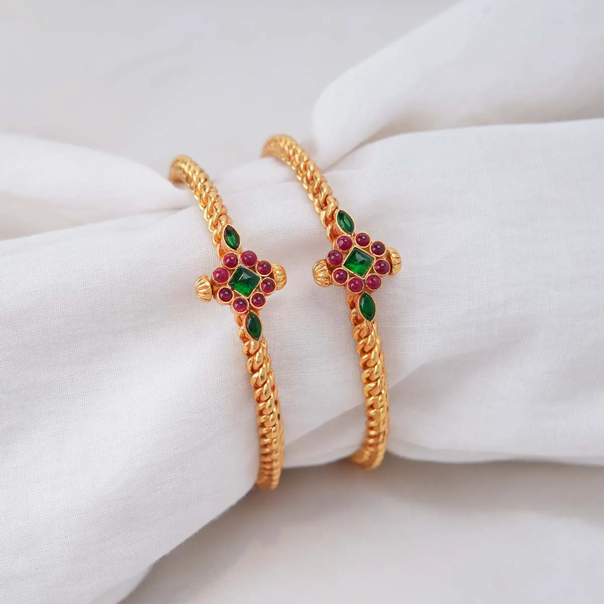 Prithika Pair Bangles