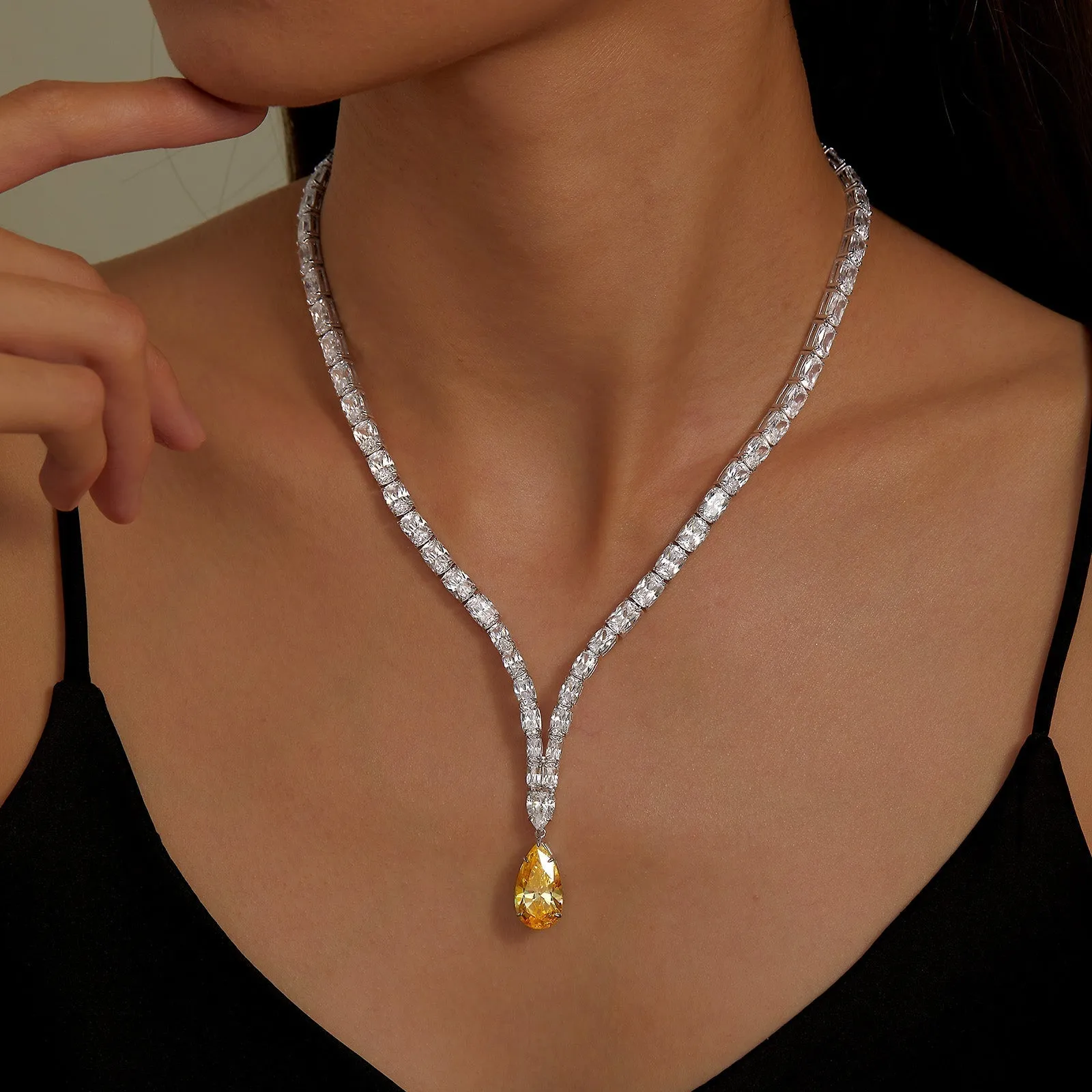 Regal Statement Necklace 8N005CAP16