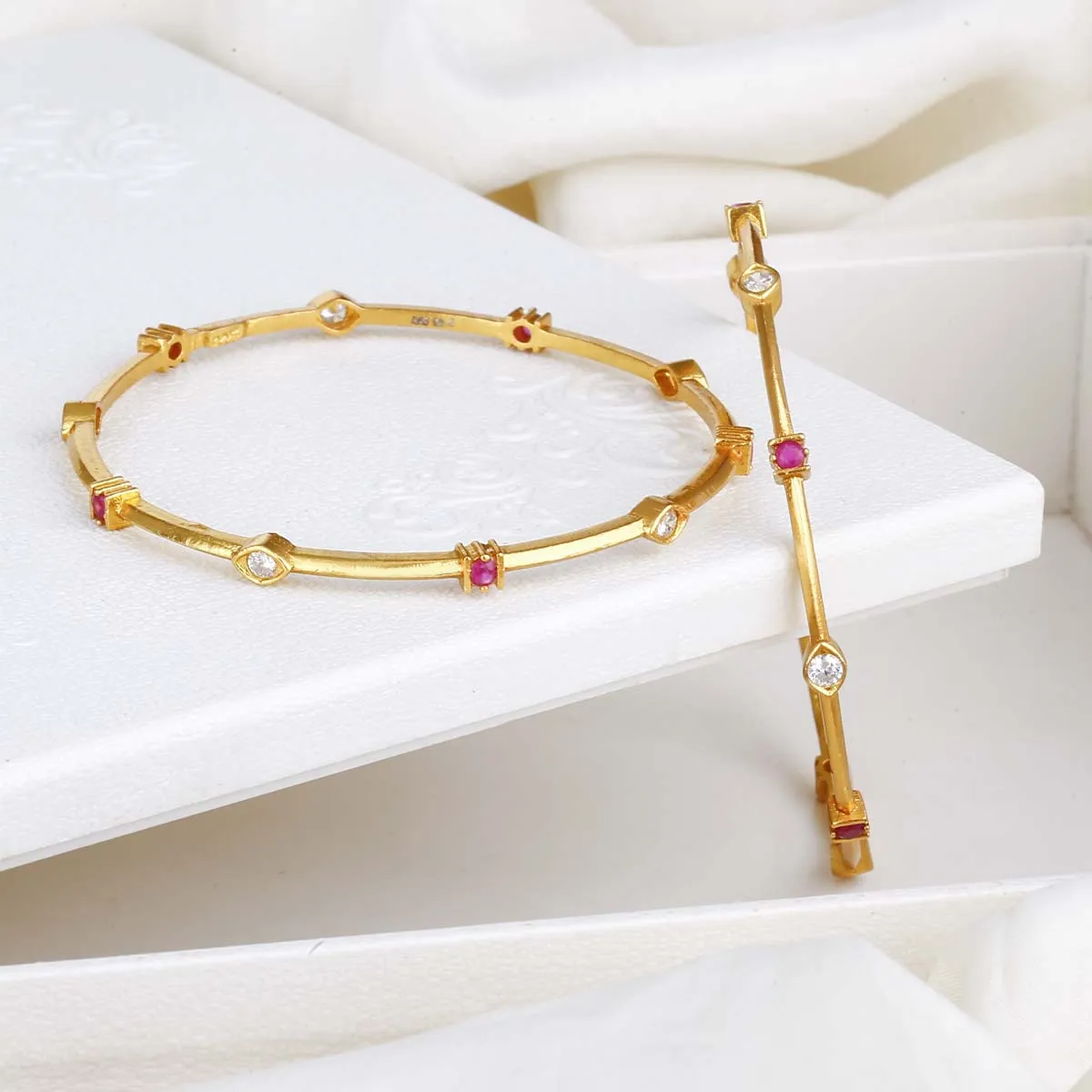 Reyansi Pair Bangles