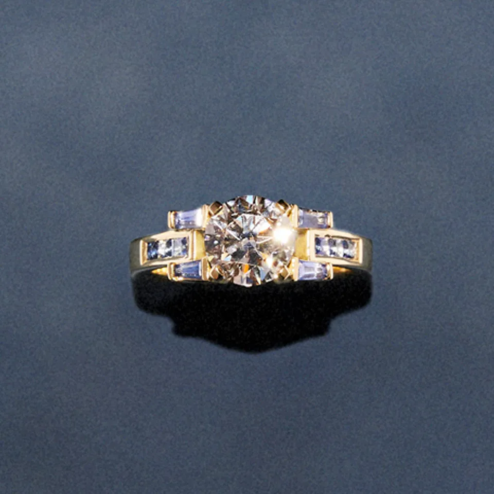 Signature Brilliant Cut Buckle Ring
