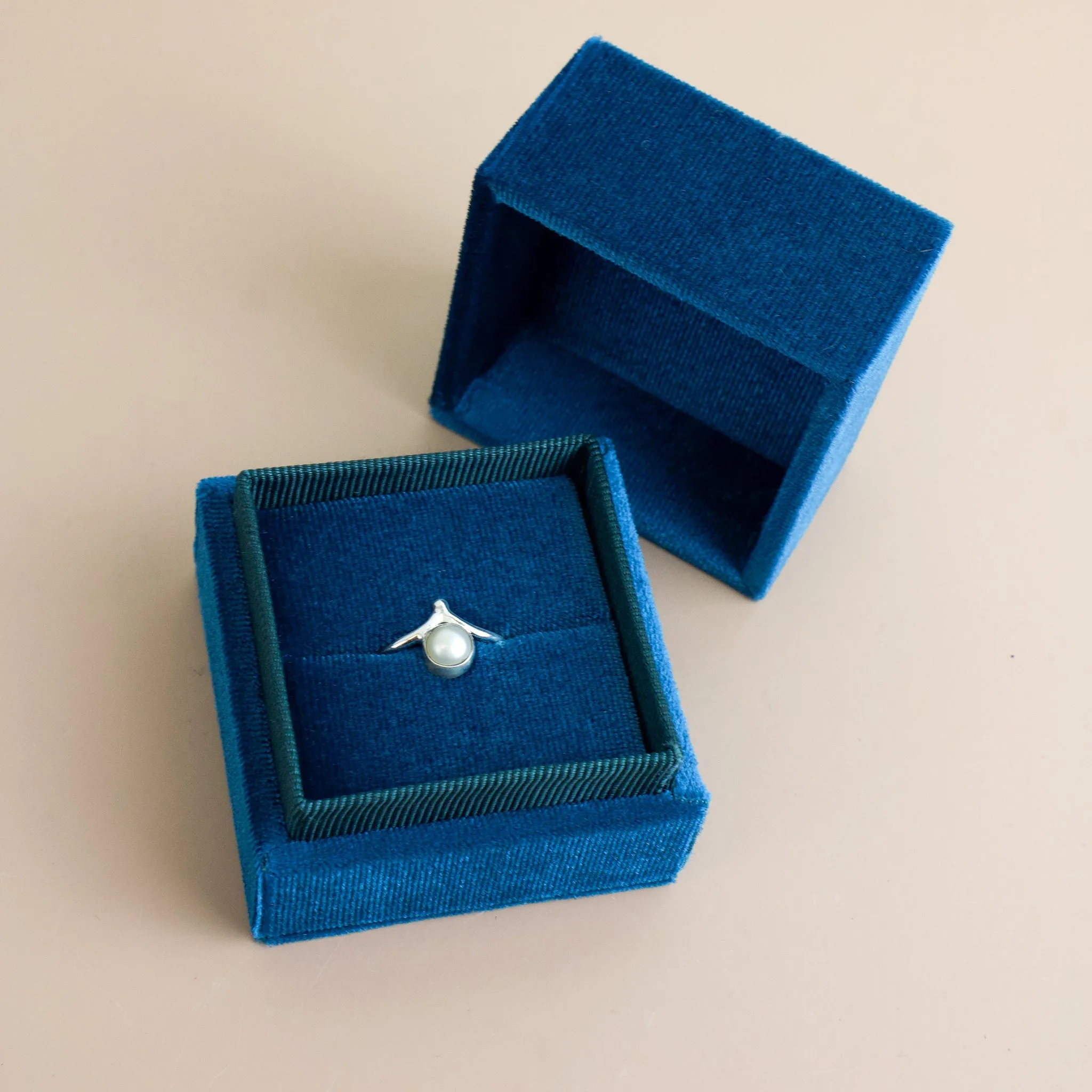 Velvet Square Ring Box