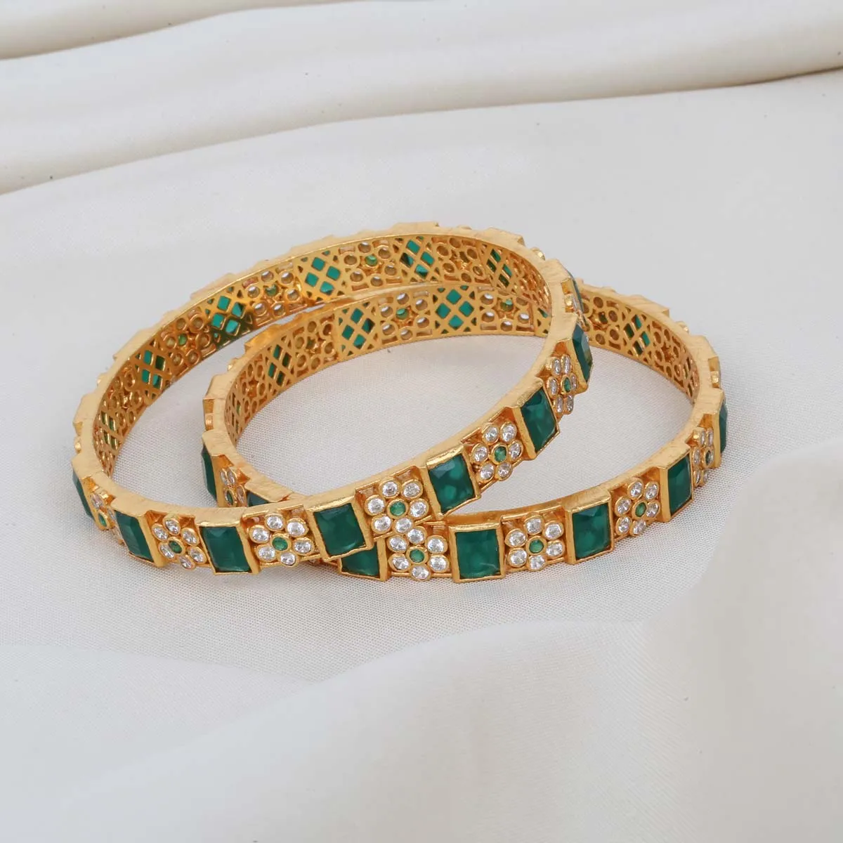 Yaswini Stone Pair Bangles